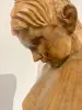 Artikelbild 3 des Artikels “Unikat: Stehender junger Mann – Kunstobjekt aus Suarholz “